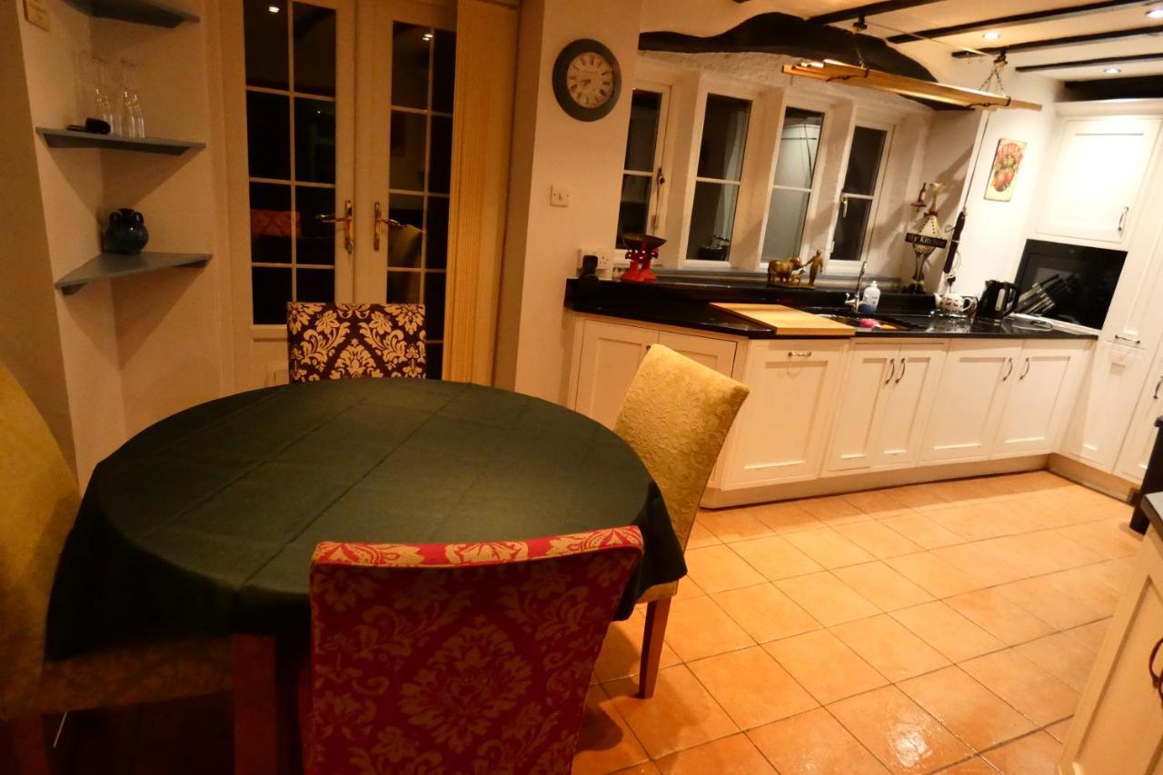 Redfearn Cottage Apperley Bridge Esterno foto